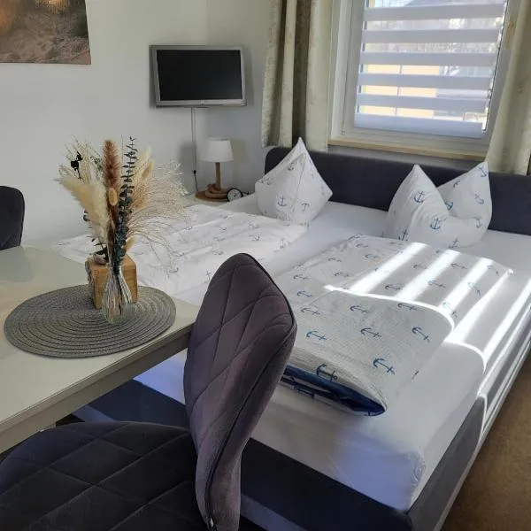 kleines feines Kühlungsborn, Studio mit Terrasse, Parkplatz & WLAN, 300m vom Strand entfernt, hotel in Kühlungsborn