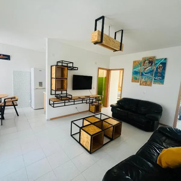 OSB House Airport Apartment: Praia şehrinde bir otel