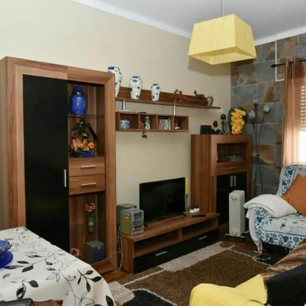 Comfortable apartment with lake view in Vila Real - 75m², hotel in Vila Real de Santo António