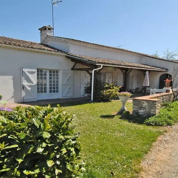 Maison charmante à Lannes avec terrasse et jardin, animaux acceptés, hótel í Lannes