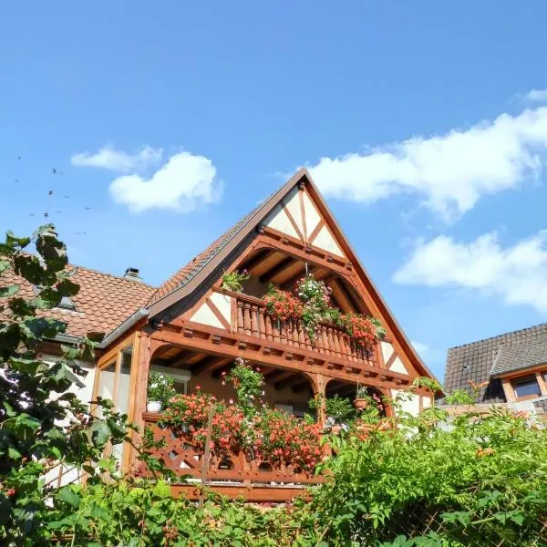Maison charmante avec vue sur la montagne à Triembach-au-Val, hotel in Triembach-au-Val