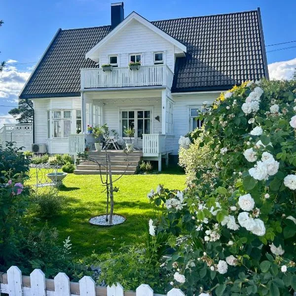 Lenes hus: Halden şehrinde bir otel