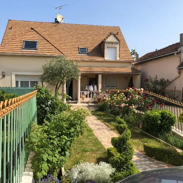 Appartement cosy à Sannois de 110 m² avec jardin clôturé, hotel di Sannois