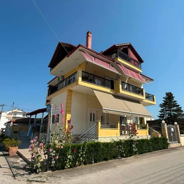 Themis Rooms, hotel in Nea Vrasna