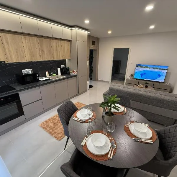 ViA Lux Apartman, hotel em Pécs