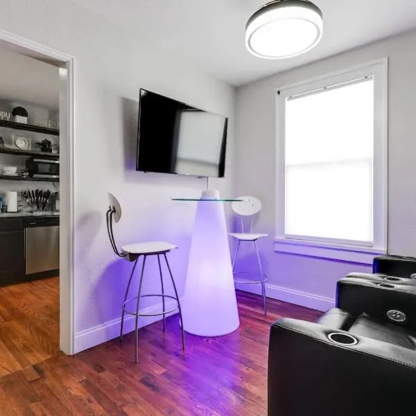 Charming, Happy 1-Bed Oasis: RVA Retreat Awaits!, hotel in Richmond