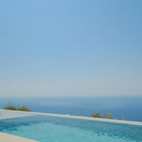 VOUNO Santorini Private Villas, ξενοδοχείο στον Πύργο