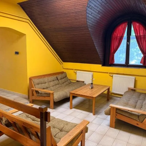 Family Joy Guesthouse, hotel in Hajdúszoboszló