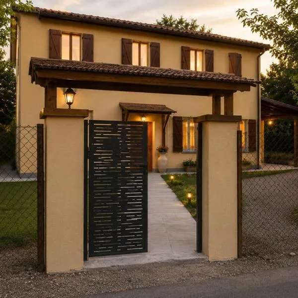Stunning Boutique Villa near Bologna fiera, hotel v mestu Granarolo dellʼEmilia