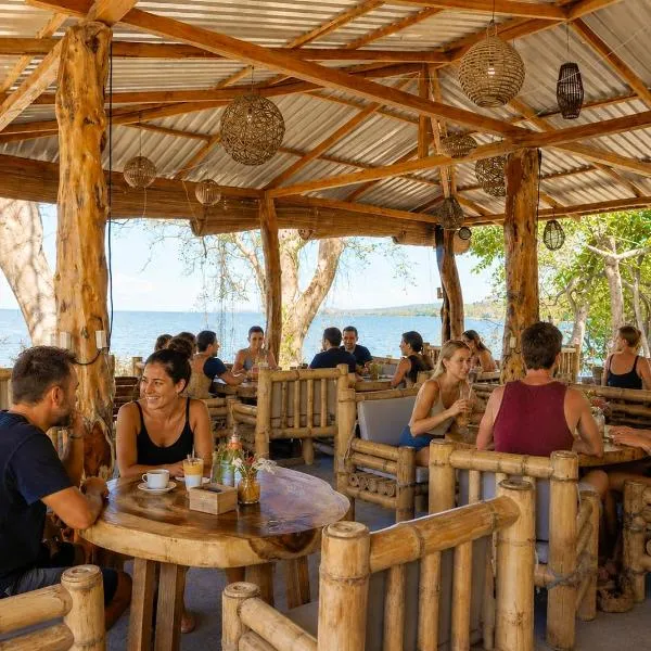 New Amigos - Beachclub & Hostel, hotel sa Santo Domingo