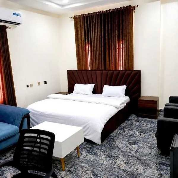 Bauchi में, होटल triple comfort hotel and suites bauchi