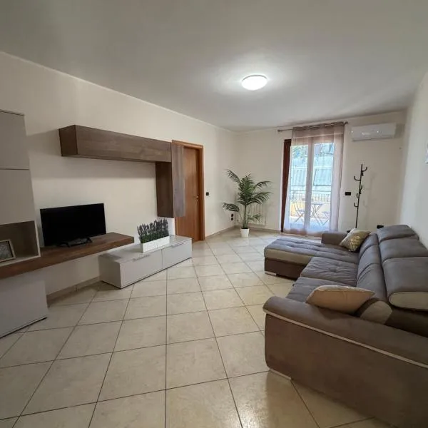 La Casetta di Nonno Cuono 2 Affittacamere, hotell sihtkohas Acerra