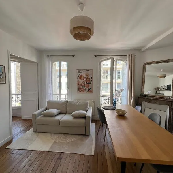 Appartement de 2 chambres situé à 3 minutes du métro comprenant une cuisine équipée, lave-linge et Wi-Fi haut débit, hotel din Montrouge
