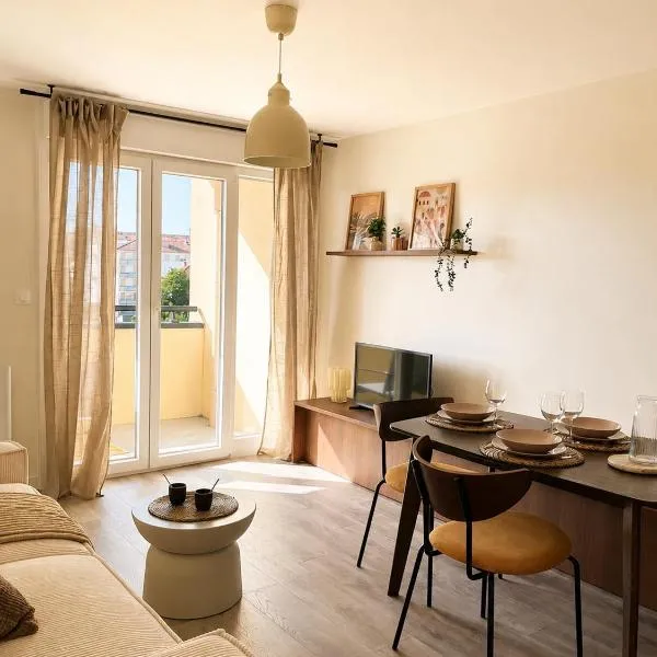 Le Montana Appartement Moderne avec grand Balcon et Parking privé proche de la Gare Viotte et du centre ville, hotel i Besançon