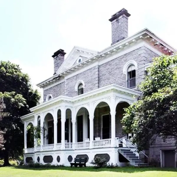 123 Pavilion Ave, hotel en Sharon Springs