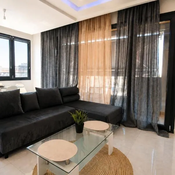 Urban Rail by InFox Suites, hotelli Thessalonikissa