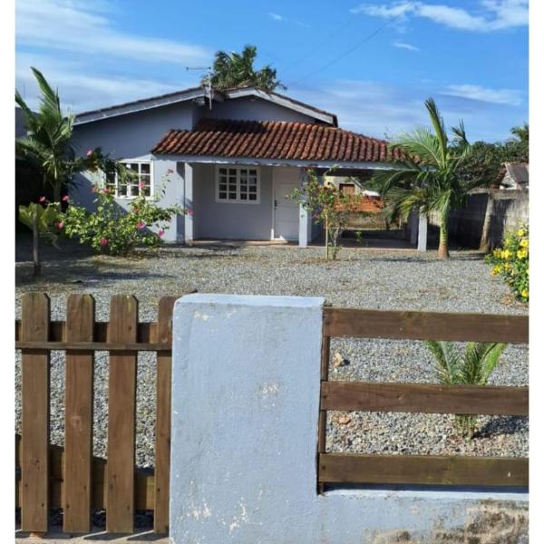 Casa Completa com Churrasqueira a 500m da Praia