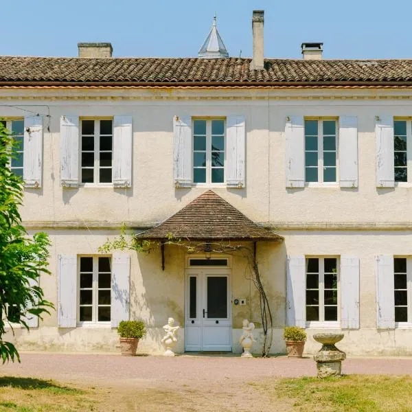 Chambres dans Château au coeur des vignes, hotel in Bourg-sur-Gironde