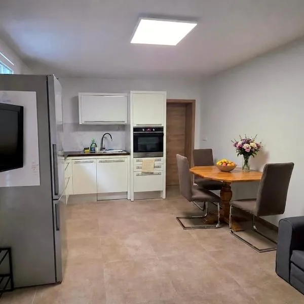 Apartma Nad Klancem: Most na Soči şehrinde bir otel