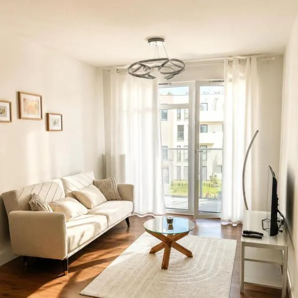 Poznań Lotnisko & Stadion Enea Premium Apartment 24H, hotel di Poznan