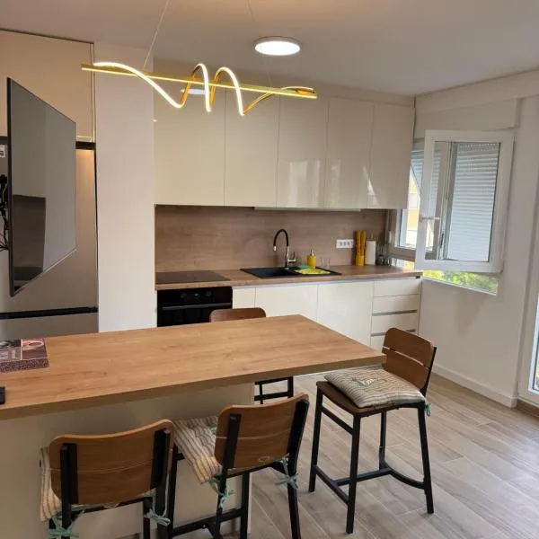 Comfort Spacious Apartment in Split Center, хотел в Сплит
