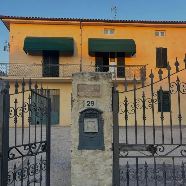 La casa gialla, hotel in San Marziale