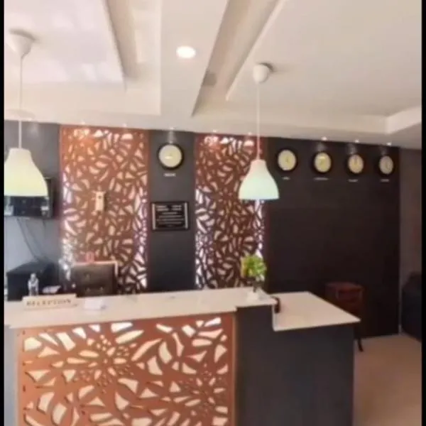 HOTEL MEREDIAN GRAND INn, hotel in Shamshabad