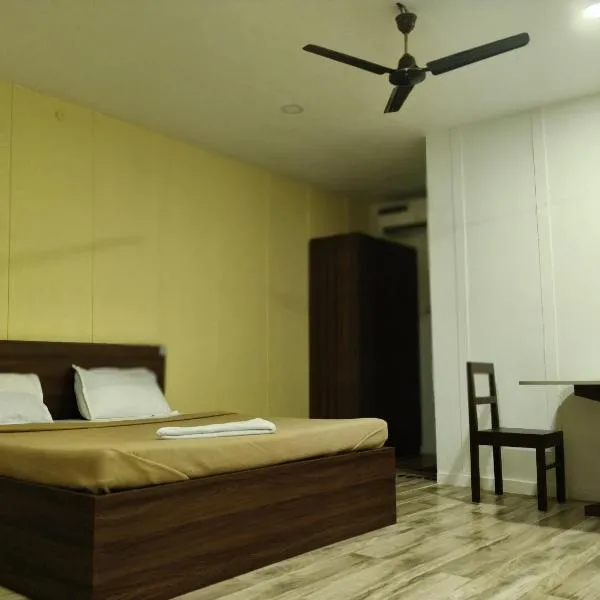 Tripo bay inn, hotel v mestu Mambakkam