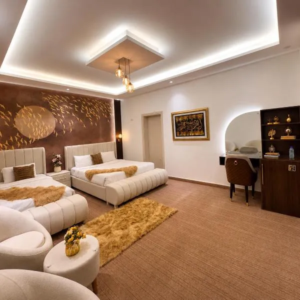 Grand Berkshire Hotel Peshawar、ペシャワールのホテル