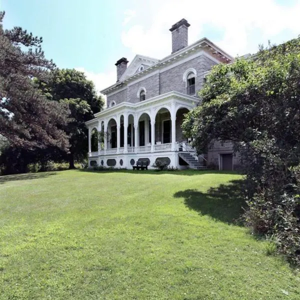 123 Pavilion Ave: Sharon Springs şehrinde bir otel