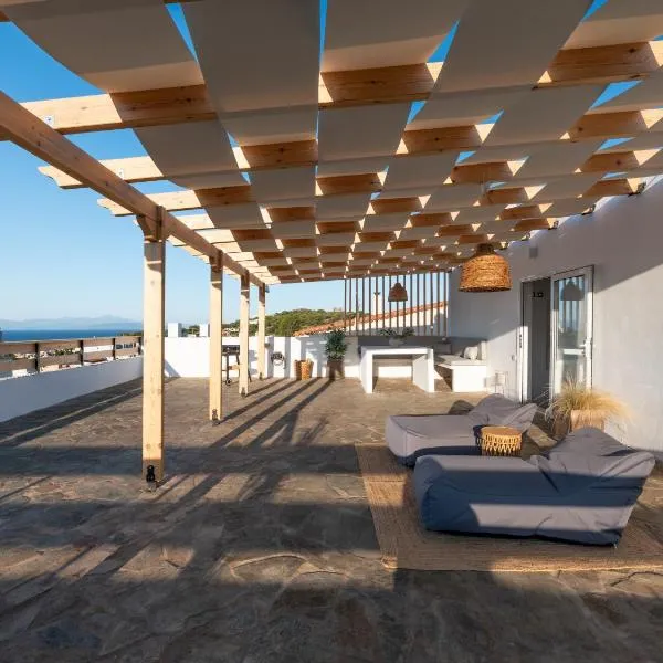 Azure Sea View Apartment Near The Airport, hotelli kohteessa Vravrona