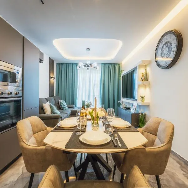 Brand New! The Luxe Haven 2BR apartment in Gzira, hotel in Il-Gżira