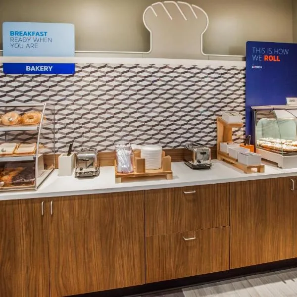 Holiday Inn Express & Suites - Dahlonega - University Area by IHG, hotelli kohteessa Dahlonega