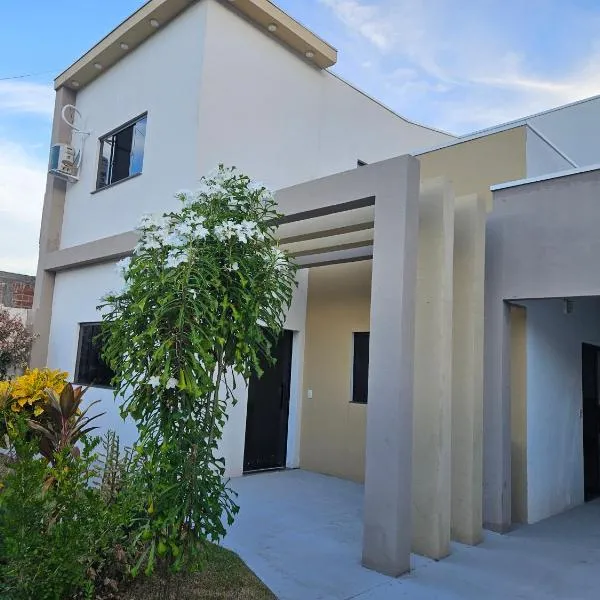 Casa 1min das Aguas Quentes para 5 ou mais pessoas, hotelli kohteessa Barra do Garças