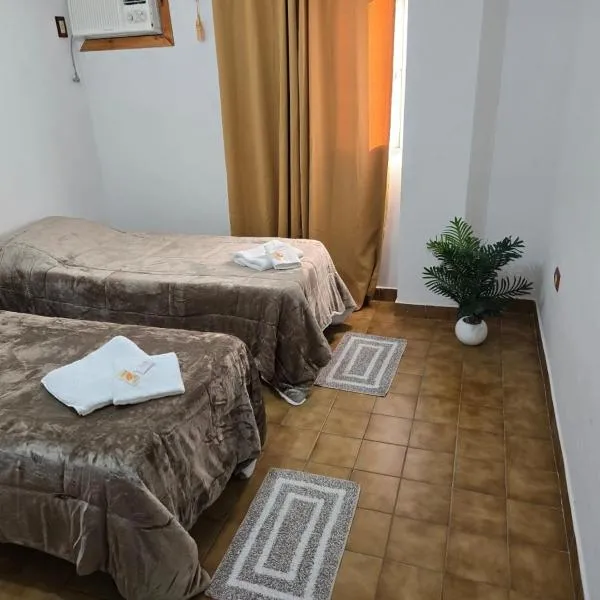 Italia apart departamentos por día con cochera opcional, hotel en Corrientes