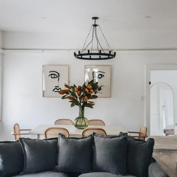 Taylor's Crown Inn، فندق في بيريما