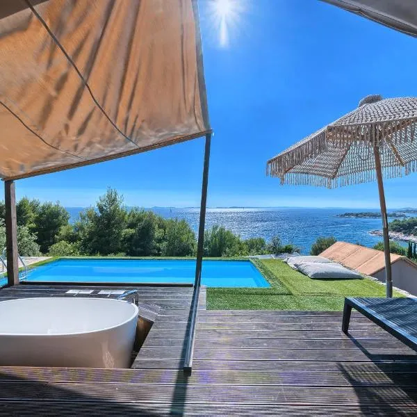 Golden Haven Luxe Glamp Resort, hotel a Murter