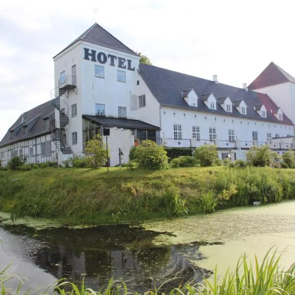 Vraa Slotshotel, hotel di Tylstrup