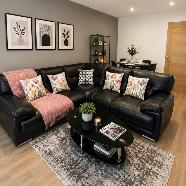 Spacious 2 Beds with Gated Free parking WIFI,NETFLIX No Deposit Required, hotel a Birmingham