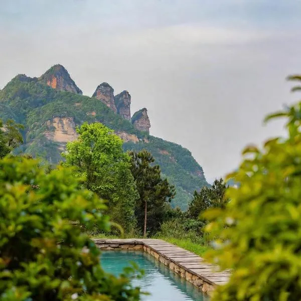 Leiyuan Yun Lodge -Wulingyuan National Forest Park, Zhangjiajie, хотел в Жангжиаже