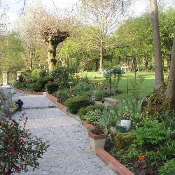 Le Relais des Capucines – hotel w mieście Largnac