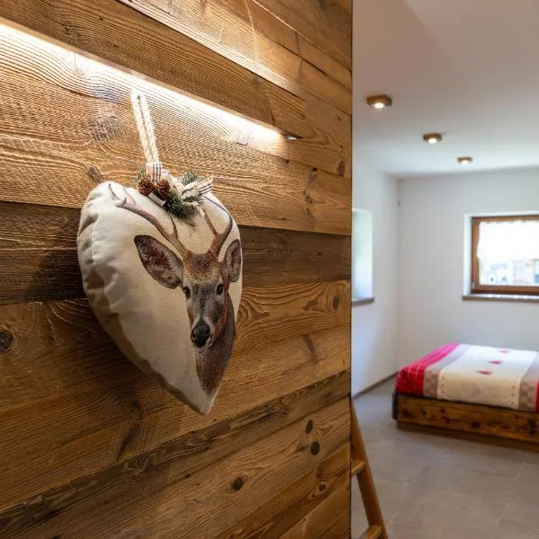 Chalet Ginepro - Chalet Maso Vecchio con vista montagne Passo Brocon, Trentino, מלון בקסטלו טסינו