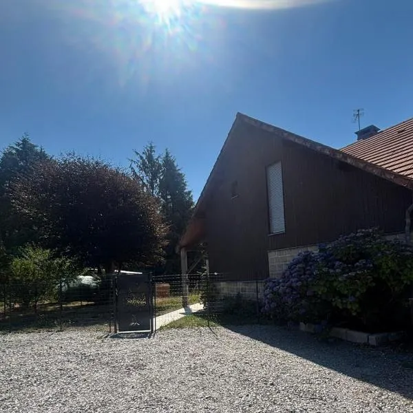 Maison familiale, hotel in La Souterraine