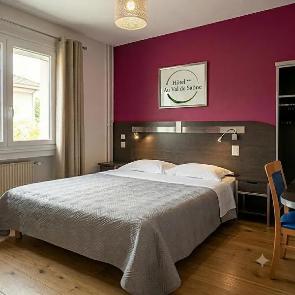 Hôtel Au Val De Saône PARKING GRATUIT, Wi-fi Haut Débit, hotelli kohteessa Sathonay-Camp