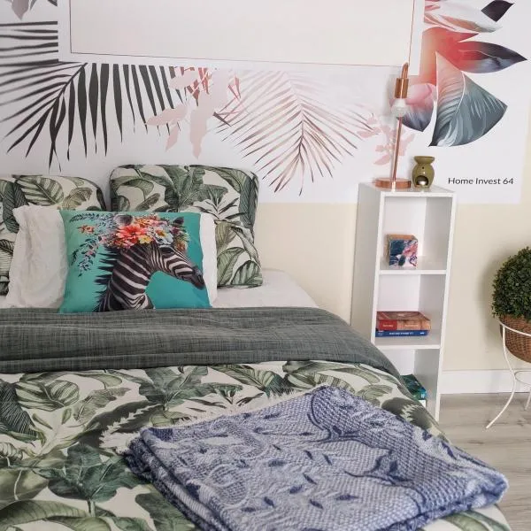 New! Cosy Plume Art- T3 - Centre ville - Quartier Halles de Pau、ポーのホテル