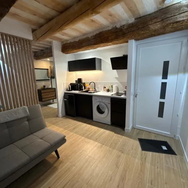 Charmant Appartement au centre de Gardanne, hotell i Gardanne