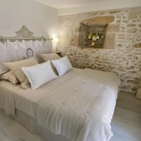 L'Alcôve, near Montignac, Hautefort, hotel v destinácii Saint-Rabier