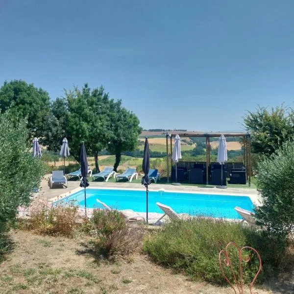 Gites Les Granges De Flolie, מלון בBeauteville