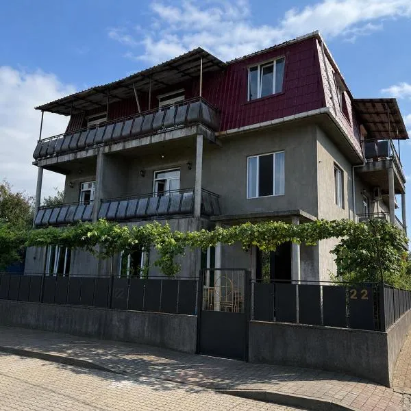 Mziuri Cozy Guesthouse, hotelli kohteessa Kobuleti