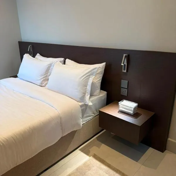 private gate, hotel u Medini